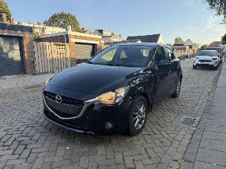 damaged passenger cars Mazda 2 1.5 Diesel 2016/1