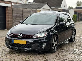 damaged passenger cars Volkswagen Golf 2.0 GTI 211 PK 2009/1