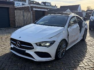 krockskadad bil auto Mercedes Cla-klasse 220 AMG / PANO / 2019/1