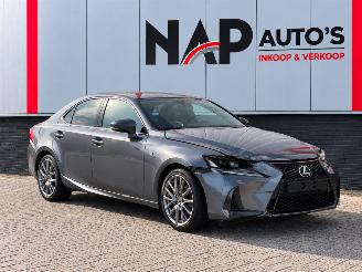 Voiture accidenté Lexus IS G Sport 300h Hybrid 2018/1