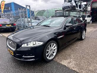 krockskadad bil auto Jaguar XJ 3.0 V6D PREMIUM LUXURY 2013/5