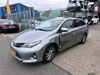 skadebil auto Toyota Auris Touring Sports 1.8 HYBRIDE / PANO 2013/11