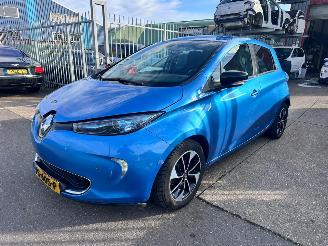 damaged passenger cars Renault Zoé Q90 INTENS QUICKCHARGE 41 KWH 2017/9
