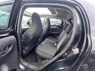 Peugeot 108 1.0 e-VTi ALLURE TOP! picture 9