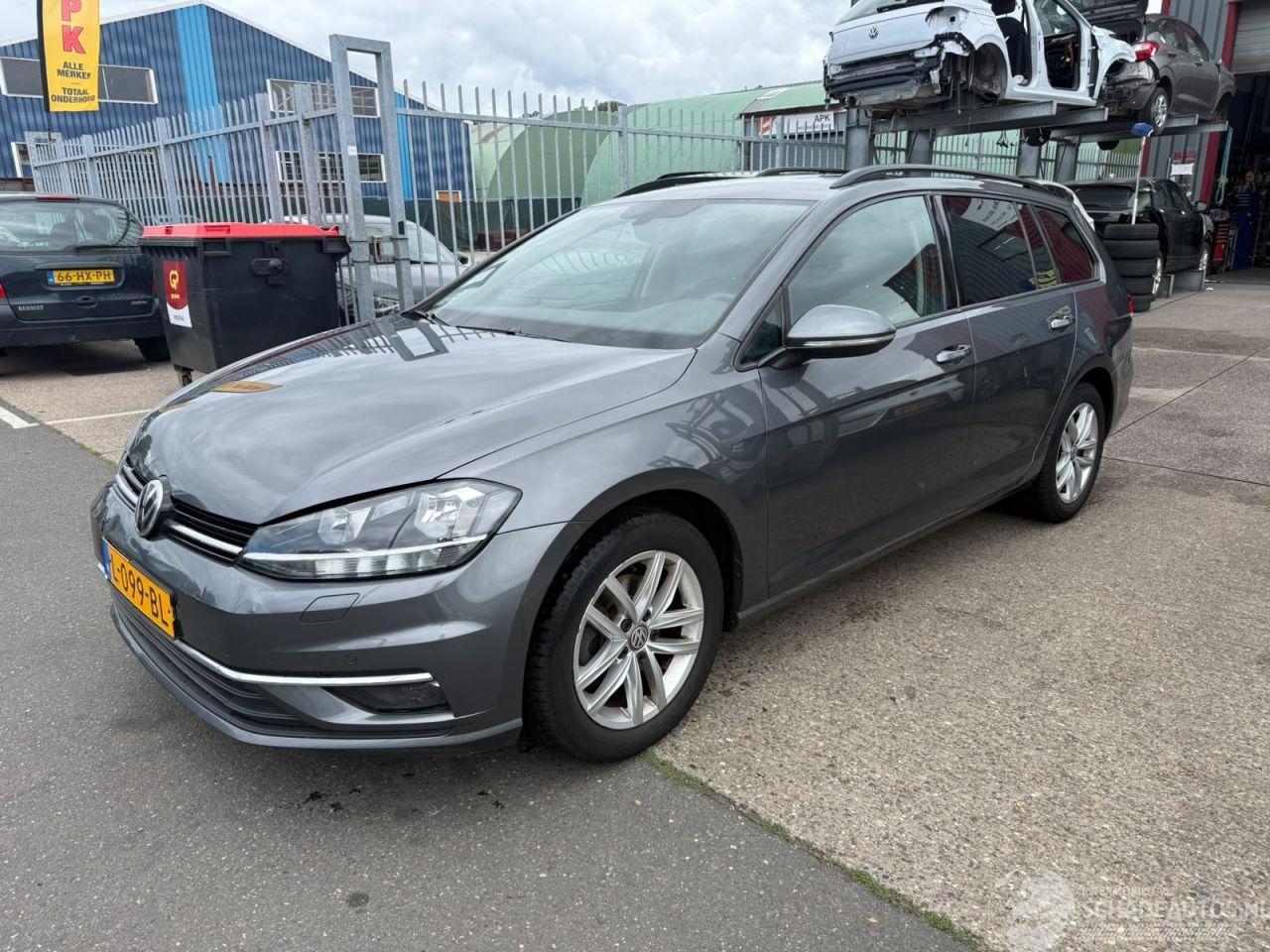 Volkswagen Golf 1.6 TDI / DSG /