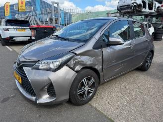 škoda osobní automobily Toyota Yaris 1.0 VVT-i 2014/10
