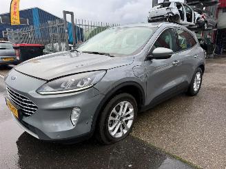 Voiture accidenté Ford Kuga 2.5 HYRBIDE PLUG-IN PHEV TITANIUM 2021/6