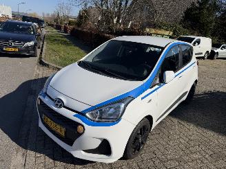 uszkodzony samochody osobowe Hyundai I-10 1.0i Comfort 2017/11