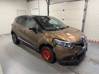 damaged passenger cars Renault Captur NAVI CAMERA 2016/4