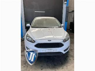 Coche siniestrado Ford Focus  2015/5