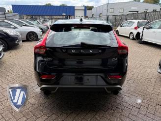 Volvo V-40  picture 3