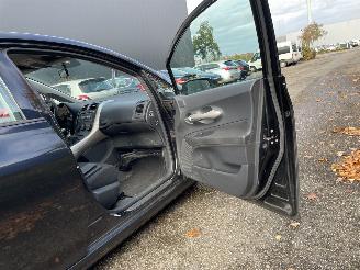 Toyota Auris 1.4 5drs 74kw picture 11