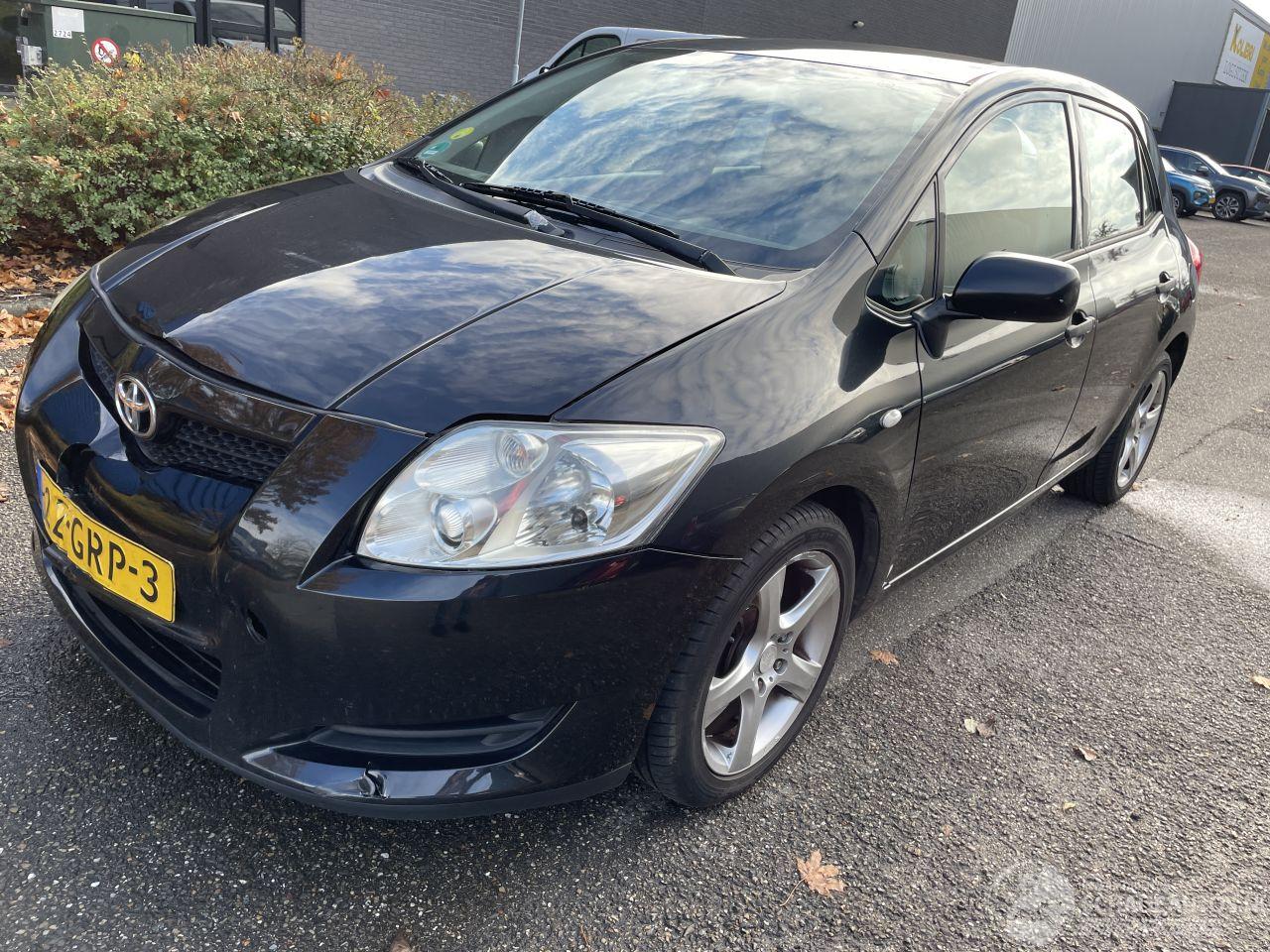 Toyota Auris 1.4 5drs 74kw