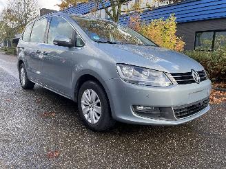 damaged passenger cars Volkswagen Sharan 2.0 tdi 100kw 7per. 2014/7