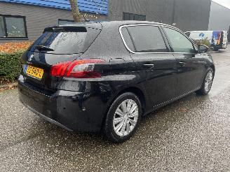 Peugeot 308 1.2 96kw picture 2