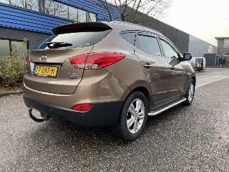 damaged passenger cars Hyundai Ix35 1.6 99kw 2013/5