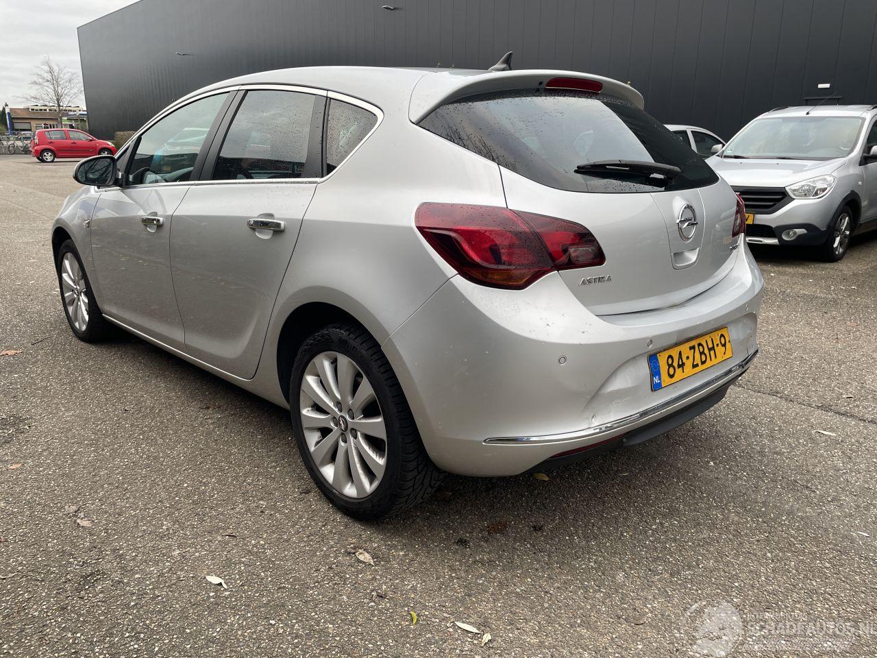 Opel Astra 1.4T Cosmo