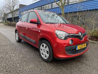 Damaged car Renault Twingo 5drs airco 2014/9
