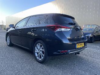 uszkodzony samochody osobowe Toyota Auris 1.8 hybrid 2015/3