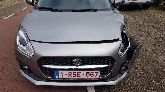 Suzuki Swift HYBRID picture 4