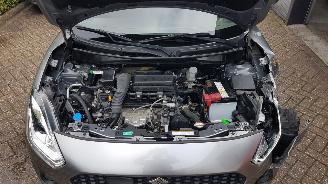 Suzuki Swift HYBRID picture 13