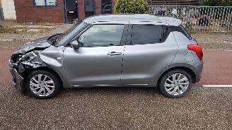 Voiture accidenté Suzuki Swift HYBRID 2022/9