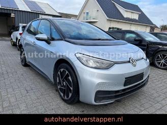 Voiture accidenté Volkswagen ID.3 Pro Life  Rijbaar/Drive ready 2021/11