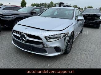 skadebil auto Mercedes A-klasse d DAB+ Navigation 106co2 2019/11