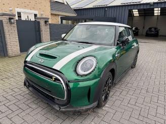 Damaged car Mini Cooper S E Mini 3-trg. E 135KW 2022/11