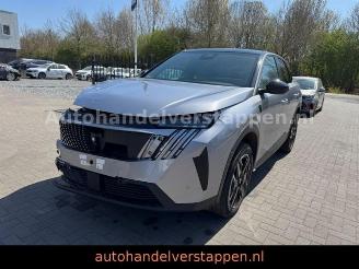uszkodzony samochody osobowe Peugeot 3008 Hybrid 136 GT Automatik 2024/11
