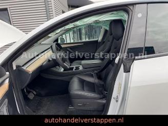 Tesla Model Y Long Range Dual AWD Pano Leder picture 21