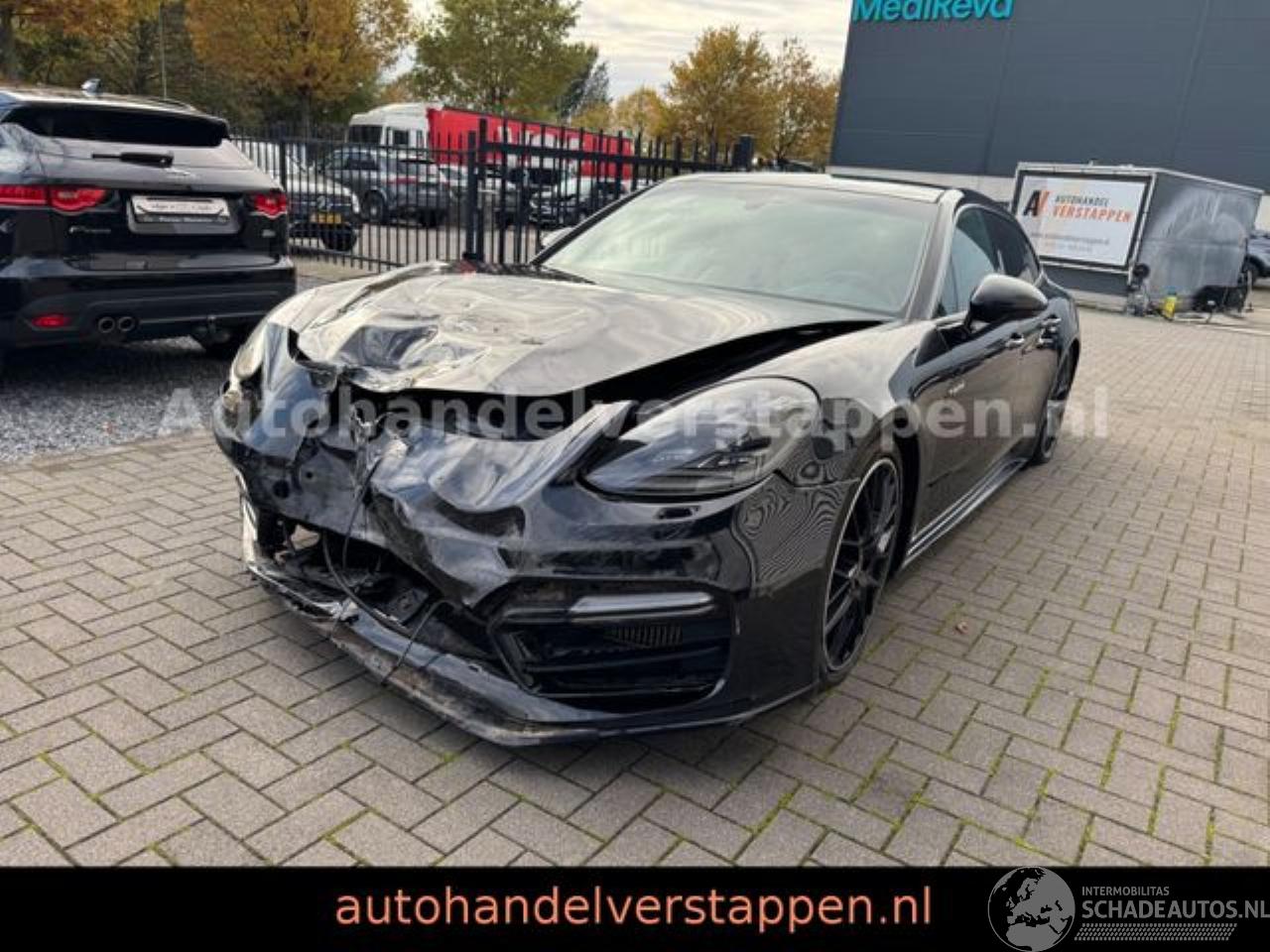 Porsche Panamera Sport Turismo 4 E-Hybrid AWD 340KW