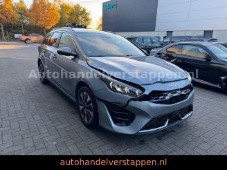 krockskadad bil auto Kia Cee d Ceed Sportswagon Plug-in Hybrid Platinum Edition 2024/5