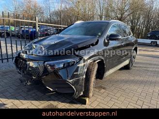 krockskadad bil auto Mercedes EQA 250+ AMG SPORT Pano Burm HUD Facelift 2025/9