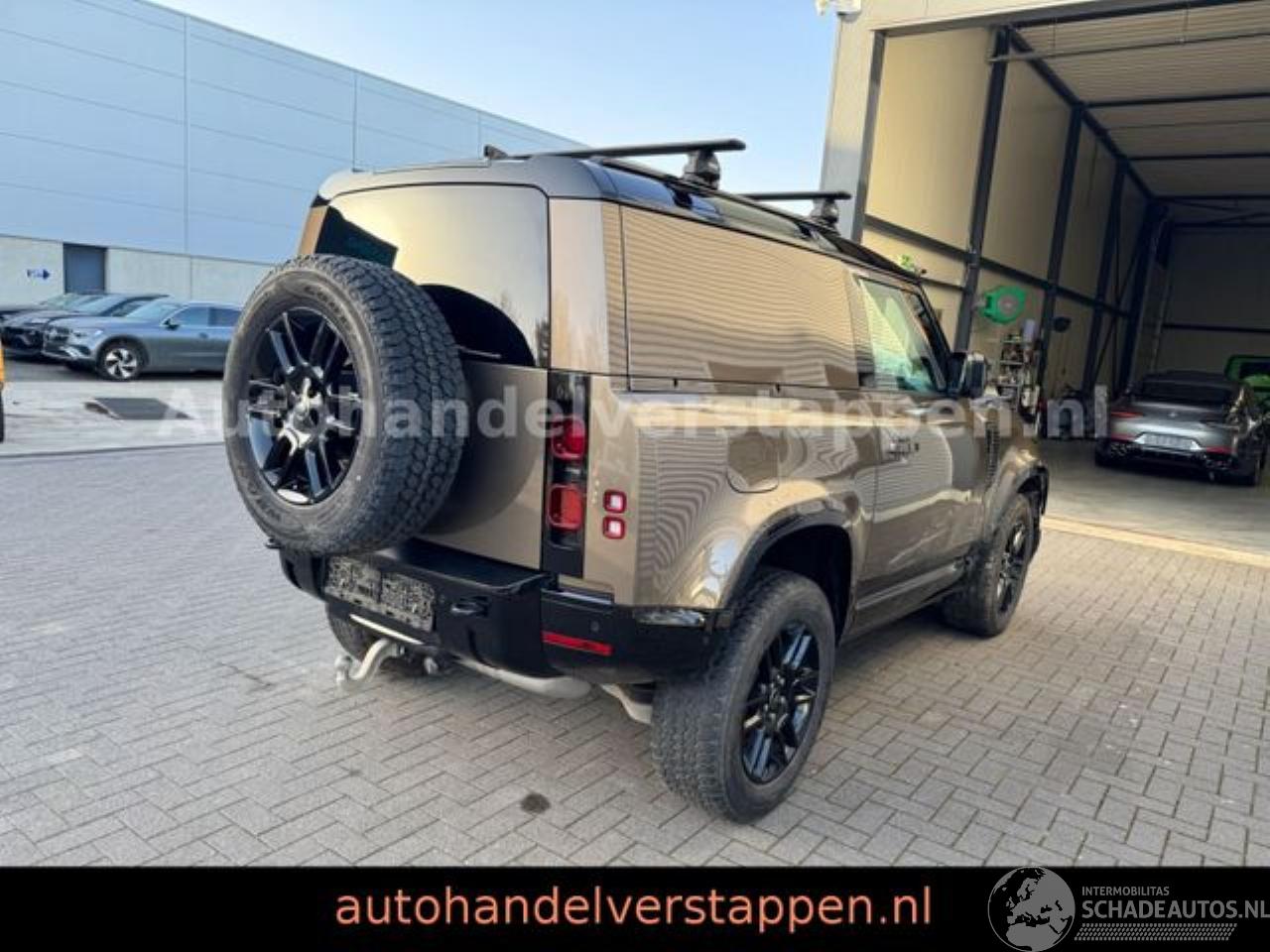 Land Rover Defender 90 Hard Top X-Dynamic SE D250