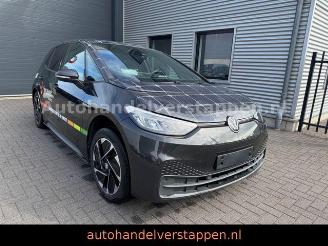 krockskadad bil auto Volkswagen ID.3 Pro Performance 150 kW Navi CAM LED 2023/3