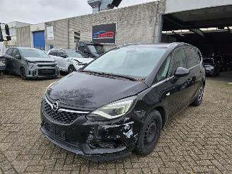 Schadeauto Opel Zafira Tourer Cosmo 7-Persoons Leder Led Navi Camera Stoelverw. Trekhaak 99KW/135PK 2017/6