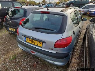 Peugeot 206 206 (2A/C/H/J/S), Hatchback, 1998 / 2012 1.6 16V picture 3