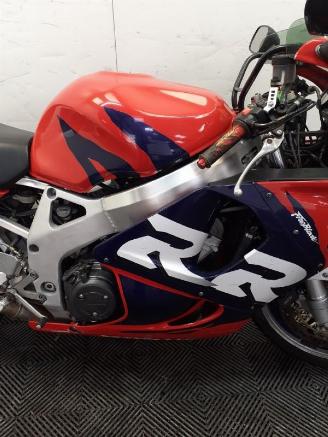 Honda CBR 900  picture 9