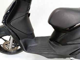 Piaggio  LIBERTY MODEL ABS picture 11