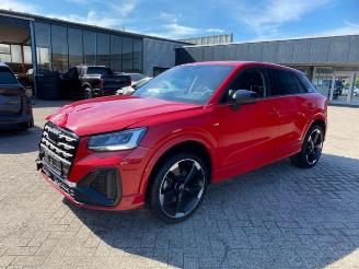 krockskadad bil bedrijf Audi Q2 35 TFSI S tronic S line * KAM - AHK - NAV * 2023/4