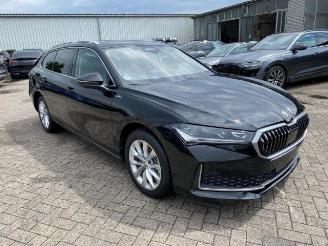 Vaurioauto  passenger cars Skoda Superb Combi 1.5 TSI iV L&K *LEDER - HEAD UP* 2024/10