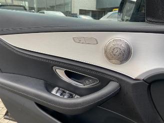 Mercedes E-klasse 300 T AMG Lin *PANO - NAVI - KAM* picture 26