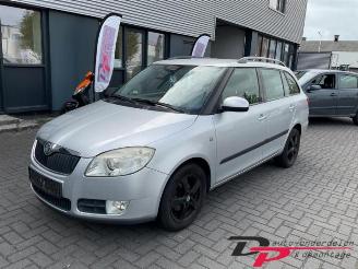 Démontage voiture Skoda Fabia Fabia II Combi, Combi 5-drs, 2007 / 2015 1.4i 16V 2008/10