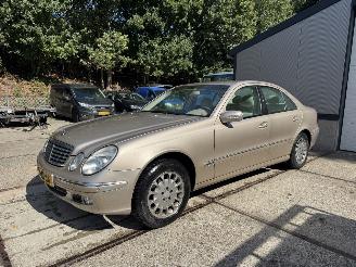 Mercedes E-klasse 240 Elegance! 155dzk NAP! nL Auto picture 2