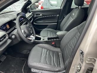 Jeep Avenger 1.2 E-HYBRID SUMMIT picture 16