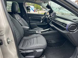 Jeep Avenger 1.2 E-HYBRID SUMMIT picture 25
