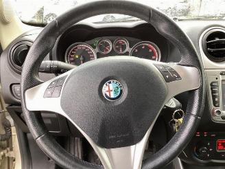 Vrakbiler auto Alfa Romeo MiTo MiTo (955), Hatchback, 2008 / 2018 1.3 JTDm 16V Eco 2011/6