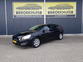Schadeauto Volvo V-60 1.6 D2 Momentum 2014/1