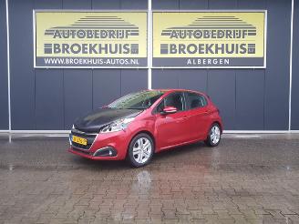 krockskadad bil auto Peugeot 208 1.2 PureTech Signature 2019/3